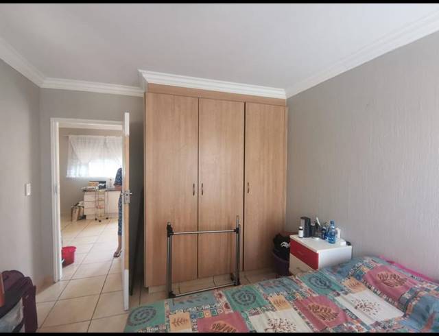 1 BEDROOM PROPERTY TO RENT IN DIE BULT